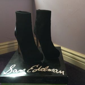 Suede ankle booties by Sam Edelman NWOT